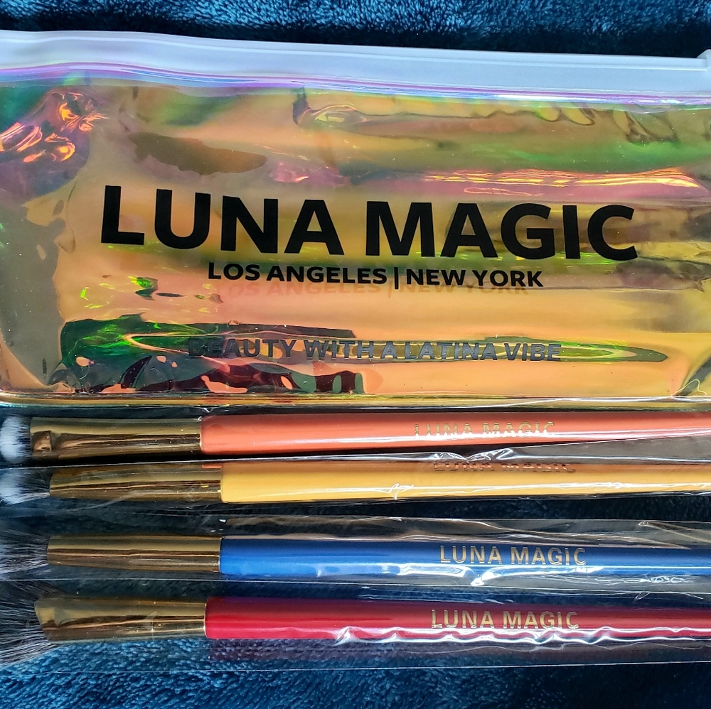 Luna Magic Brush Set